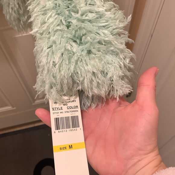 Sky’s the limit mint color unique yarn sweater Sz M - Picture 4 of 7